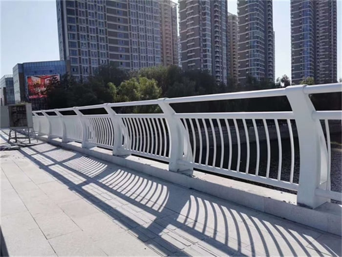 橋梁護欄后期怎么保護