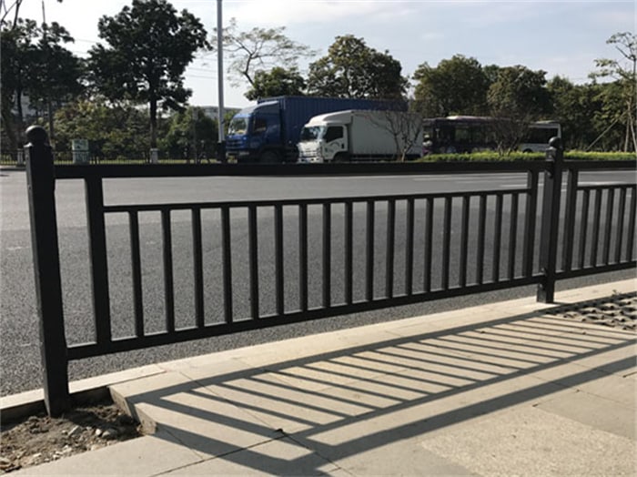 人行道護(hù)欄