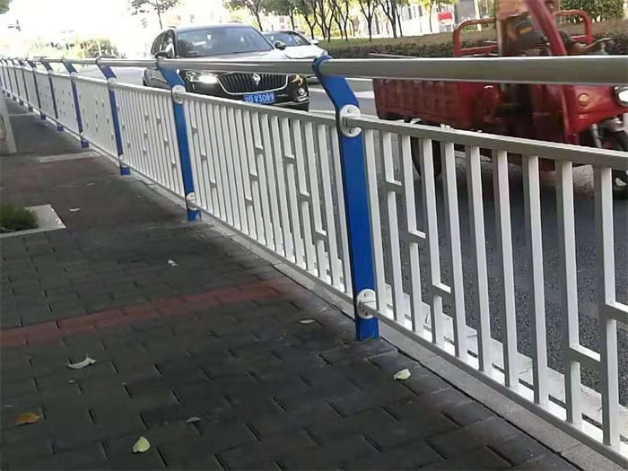 人行道護(hù)欄