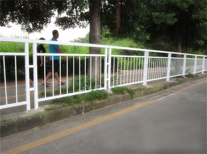 人行道護(hù)欄