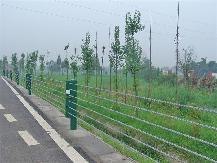 鋼絲繩護(hù)欄