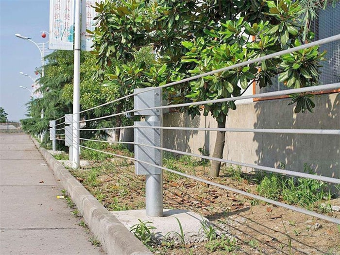 鋼絲繩護(hù)欄