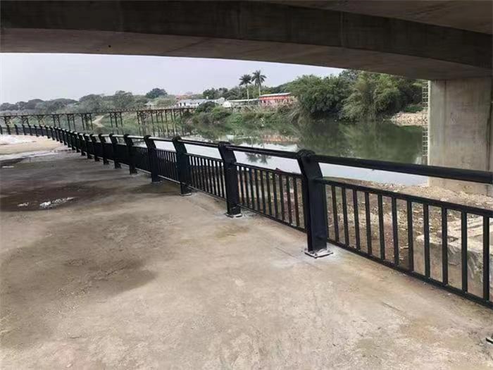 河道護(hù)欄